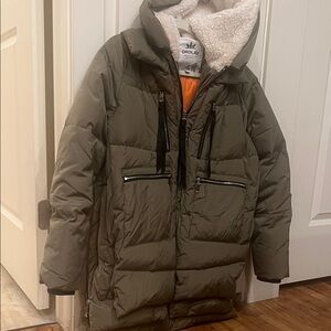 Orolay Women’s Olive Green Puffer “THE Amazon Coat”